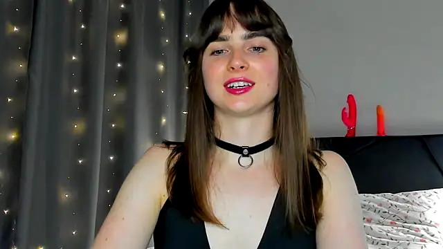 Snapshot of megann_fox2 chatting on 12, 5, 2026 megann fox2 online show from 12, 5, 2026