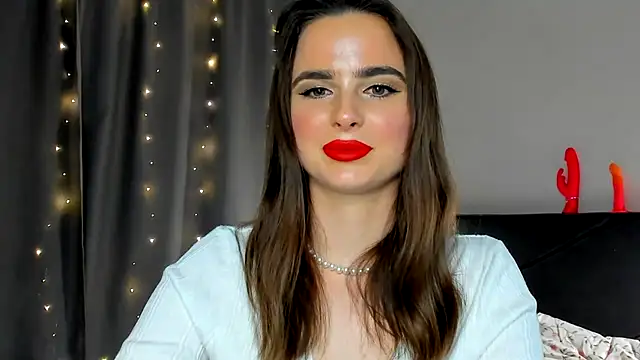 Snapshot of megann_fox2 chatting on 22, 5, 2026 megann fox2 online show from 22, 5, 2026
