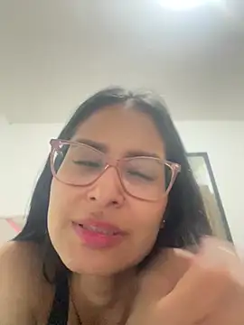 Snapshot of RousseBelle chatting on 27, 2, 2026 RousseBelle online show from 27, 2, 2026