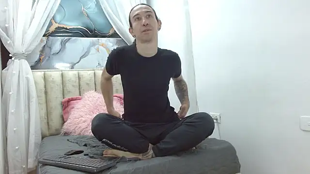 Snapshot of Dilan_Lust chatting on 23, 2, 2026 Dilan Lust online show from 23, 2, 2026