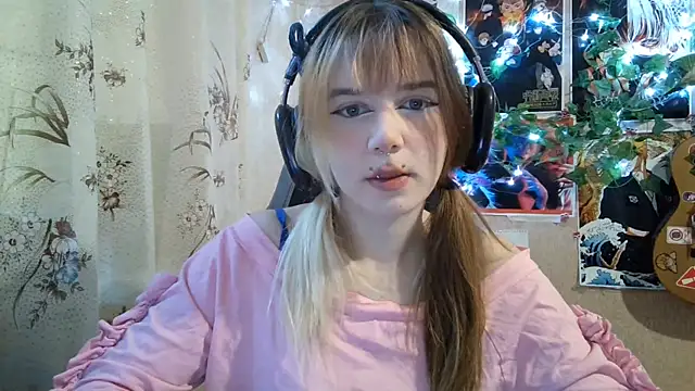 Snapshot of MilaTyan chatting on 10, 7, 2026 MilaTyan online show from 10, 7, 2026