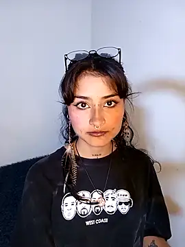 Snapshot of Lili__Clan chatting on 3, 3, 2026 Lili Clan online show from 3, 3, 2026