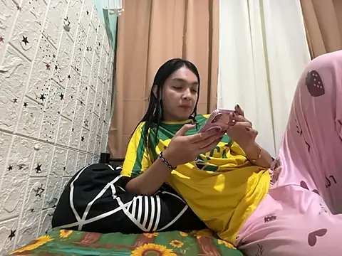 bigcock farrah online show from 23, 2, 2026