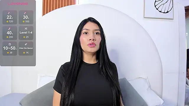 Snapshot of Violett_Rosse_ chatting on 4, 6, 2026 Violett Rosse online show from 4, 6, 2026