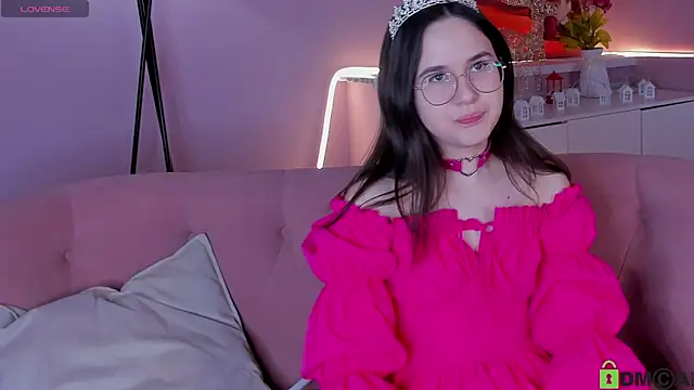 leylamirage online show from 10, 3, 2026