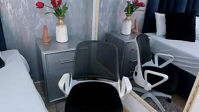 Janna  26 online show from 15, 4, 2026