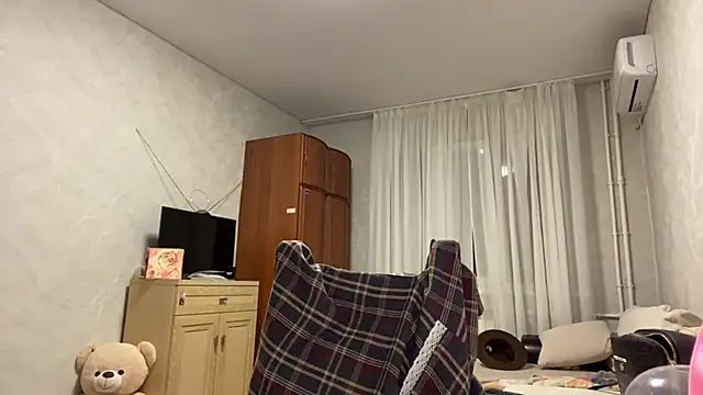 StephaniCute online show from 18, 4, 2026