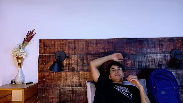 Esmeralda and Naim online show from 3, 3, 2026