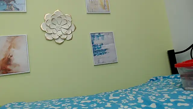 Snapshot of skinnysexy18 chatting on 6, 5, 2026 skinnysexy18 online show from 6, 5, 2026