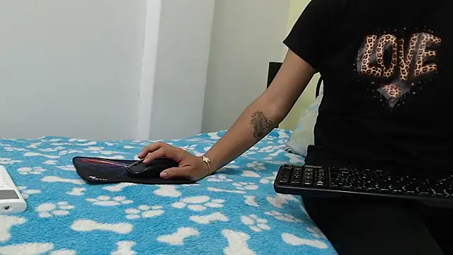 Snapshot of skinnysexy18 chatting on 1, 6, 2026 skinnysexy18 online show from 1, 6, 2026