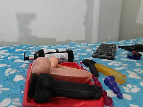 skinnysexy18 online show from 14, 6, 2026