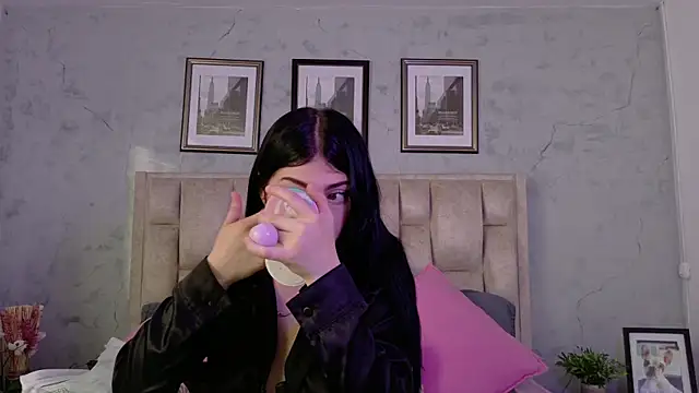 Snapshot of IsabellaRossi chatting on 15, 5, 2026 IsabellaRossi online show from 15, 5, 2026