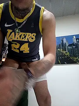 Valentino dominusSex online show from 4, 4, 2026