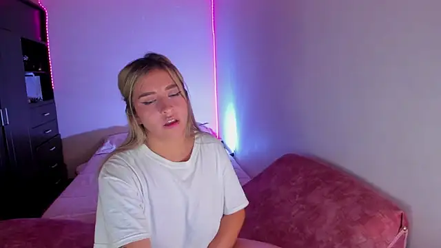 saradiazxxx online show from 11, 4, 2026