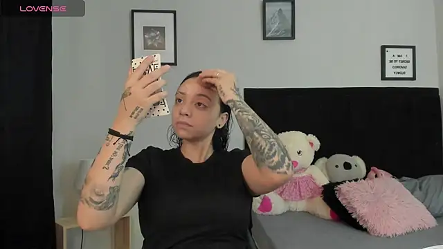 Snapshot of sabbrand0111 chatting on 1, 4, 2026 sabbrand0111 online show from 1, 4, 2026