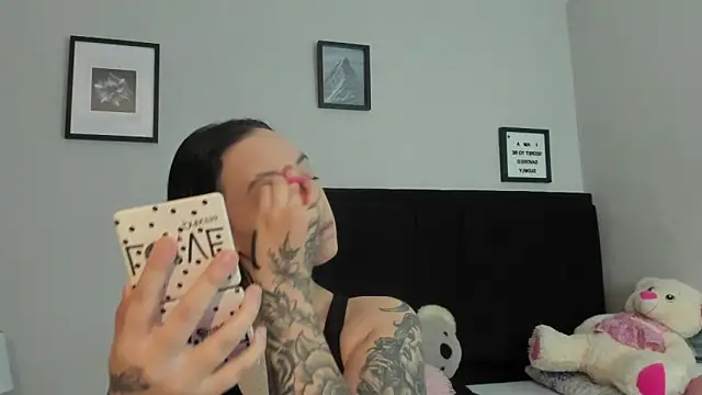 Snapshot of sabbrand0111 chatting on 14, 4, 2026 sabbrand0111 online show from 14, 4, 2026