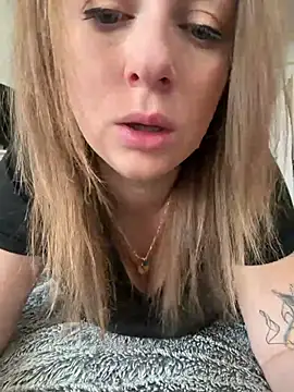 Frenchgirl45 online show from 4, 3, 2026