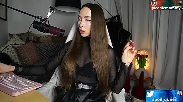 supreme dominatrix online show from 7, 1, 2026