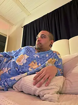 Snapshot of Simone026 chatting on 15, 3, 2026 Simone026 online show from 15, 3, 2026