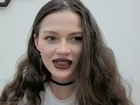 Avelinehowo uwu online show from 4, 4, 2026