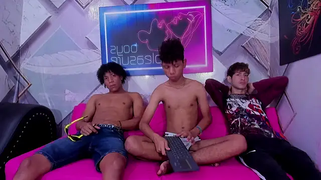 Snapshot of Spicy_guys chatting on 8, 3, 2026 Spicy guys online show from 8, 3, 2026