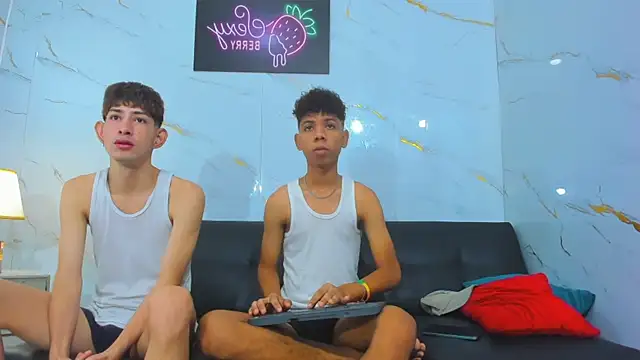 Snapshot of Spicy_guys chatting on 29, 3, 2026 Spicy guys online show from 29, 3, 2026