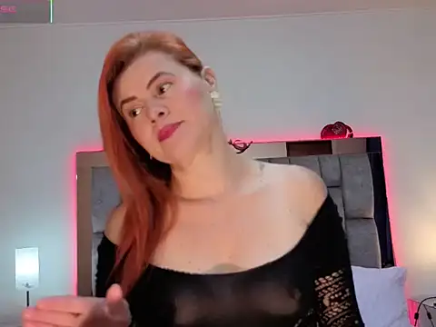 Xiomara-Suarez01 online show from 7, 4, 2026