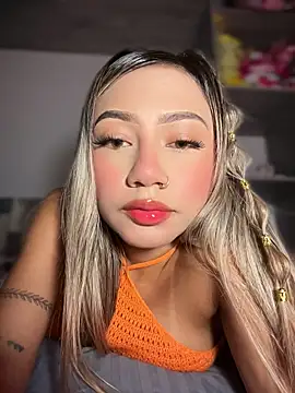 Snapshot of Dulce_Sofi_ chatting on 9, 4, 2026 Dulce Sofi online show from 9, 4, 2026