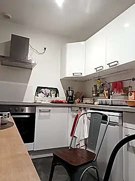 olivbisoumis online show from 24, 3, 2026