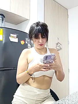 Cami carvajal online show from 23, 4, 2026