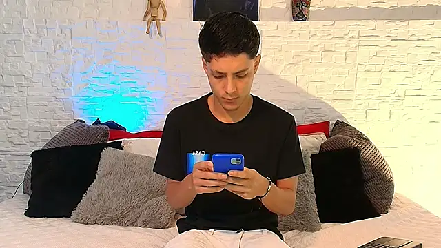 Eliassalvatore  online show from 27, 5, 2026