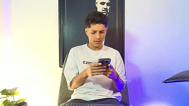 Eliassalvatore  online show from 1, 7, 2026