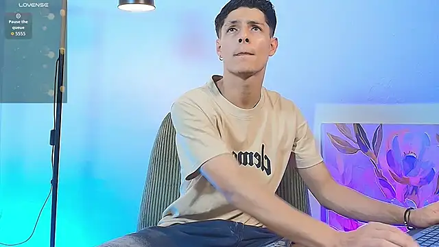 Eliassalvatore  online show from 24, 7, 2026