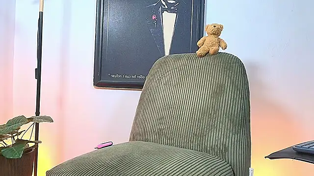 Eliassalvatore  online show from 30, 7, 2026