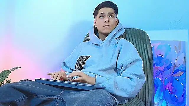 Eliassalvatore  online show from 5, 8, 2026