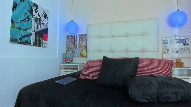 SharonTygaX online show from 17, 4, 2026