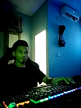 Snapshot of UcEng_Lab chatting on 1, 3, 2026 UcEng Lab online show from 1, 3, 2026