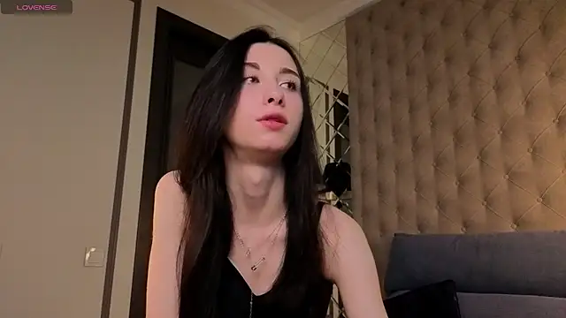 MiguelinaRasmuson online show from 1, 4, 2026