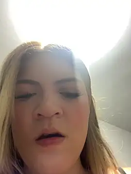 Snapshot of meggan___ chatting on 1, 3, 2026 meggan online show from 1, 3, 2026