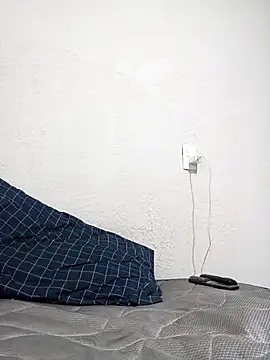 JoniXxX  online show from 9, 4, 2026