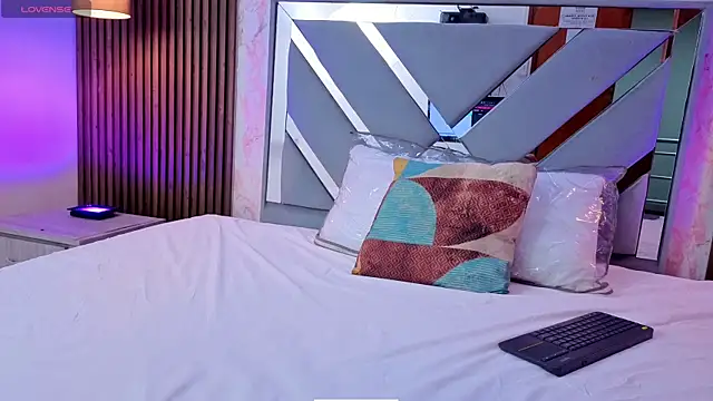 Snapshot of LittleeSara18 chatting on 25, 2, 2026 LittleeSara18 online show from 25, 2, 2026