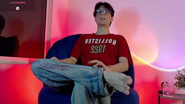 lui x dust online show from 3, 6, 2026