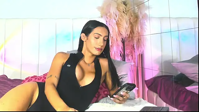 VelvetEstefa online show from 14, 4, 2026