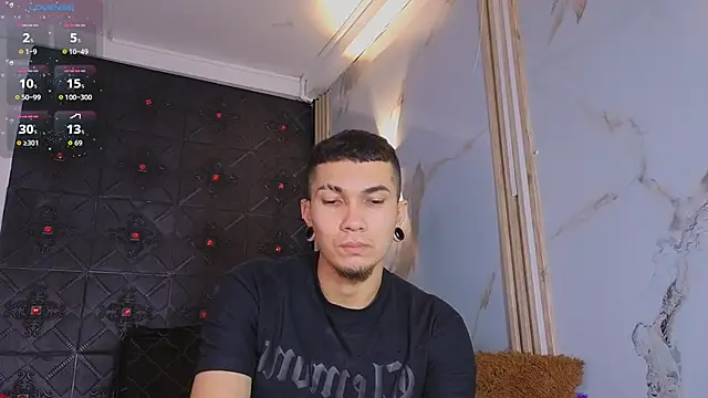 Logan and Reachel online show from 17, 4, 2026