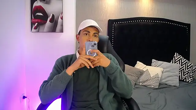 NewYoungHot online show from 9, 4, 2026