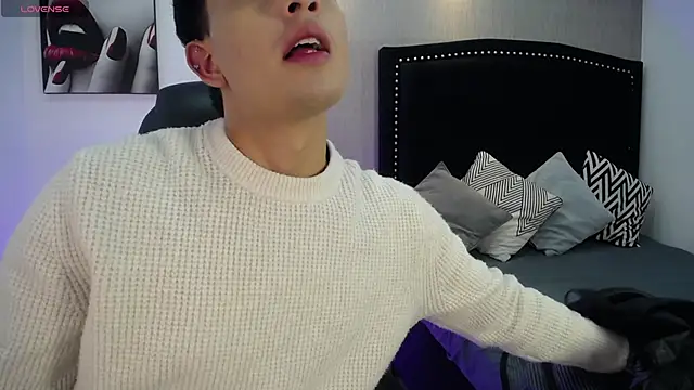 NewYoungHot online show from 10, 4, 2026