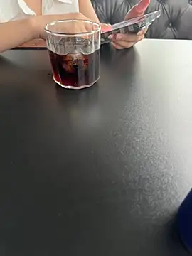 zhuendong000001 online show from 18, 4, 2026