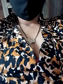 Snapshot of Vandana122 chatting on 25, 3, 2026 Vandana122 online show from 25, 3, 2026