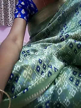 Snapshot of Vandana122 chatting on 6, 4, 2026 Vandana122 online show from 6, 4, 2026