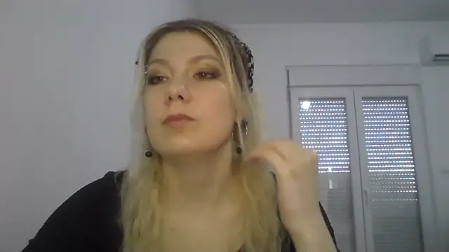 Foxy Bright online show from 29, 3, 2026